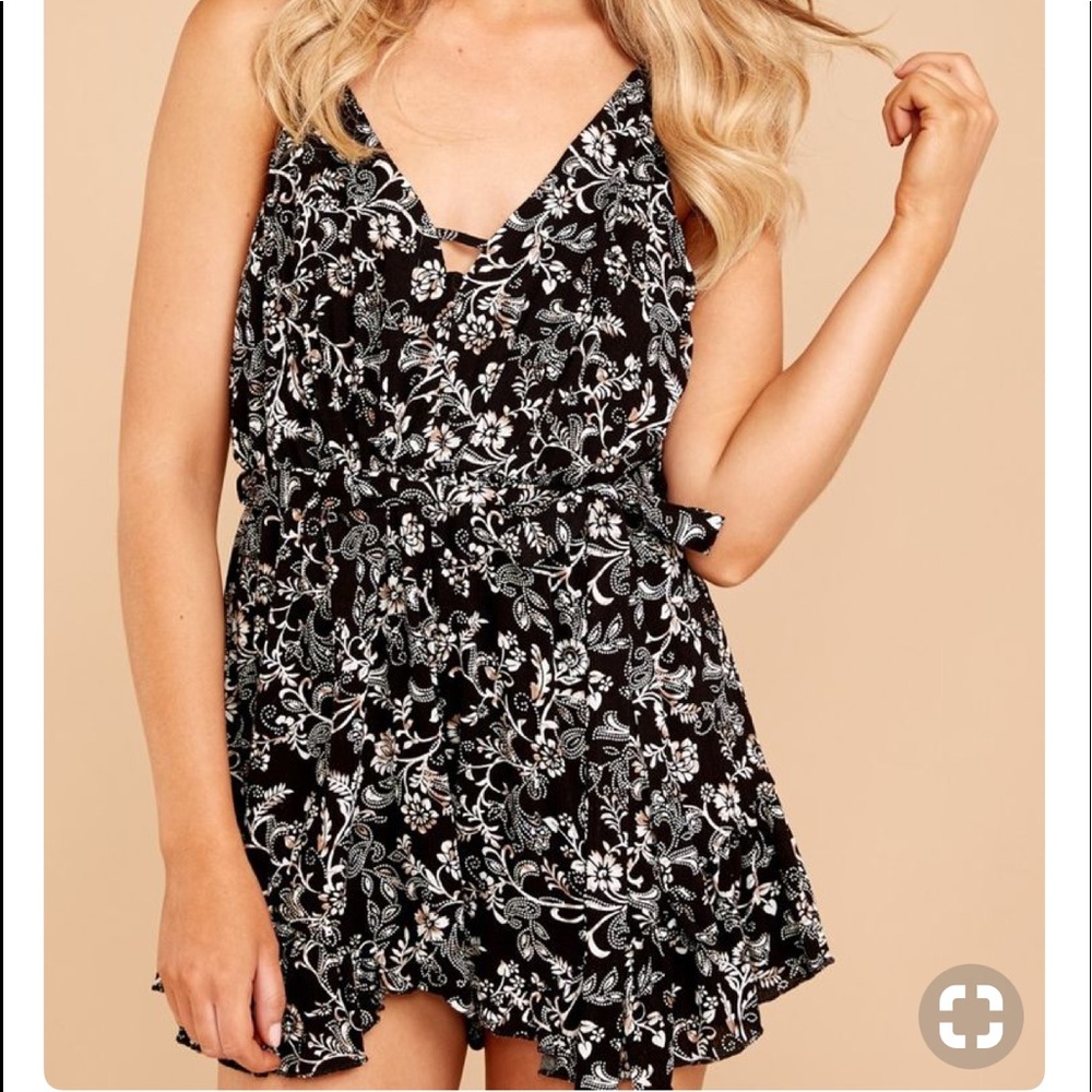 NWT  Strappy Flounced Hem Romper - Picture 8 of 8